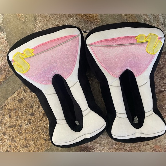 NWT. Rainbow Daze Cat or 🍸 Martini slippers size 7-8 w  Nordstrom‘s brand - Picture 7 of 9